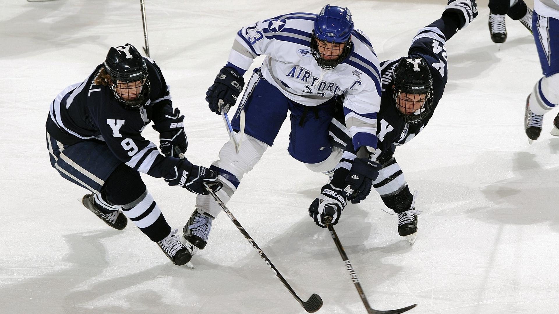 _湖人队状态稳定，誓迎季后赛新挑战_，湖人主场时隔8年再迎季后赛